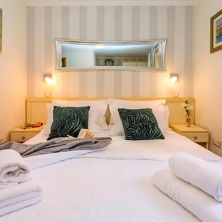 Guesthouse Pixel Plus Гостевой дом Сплит